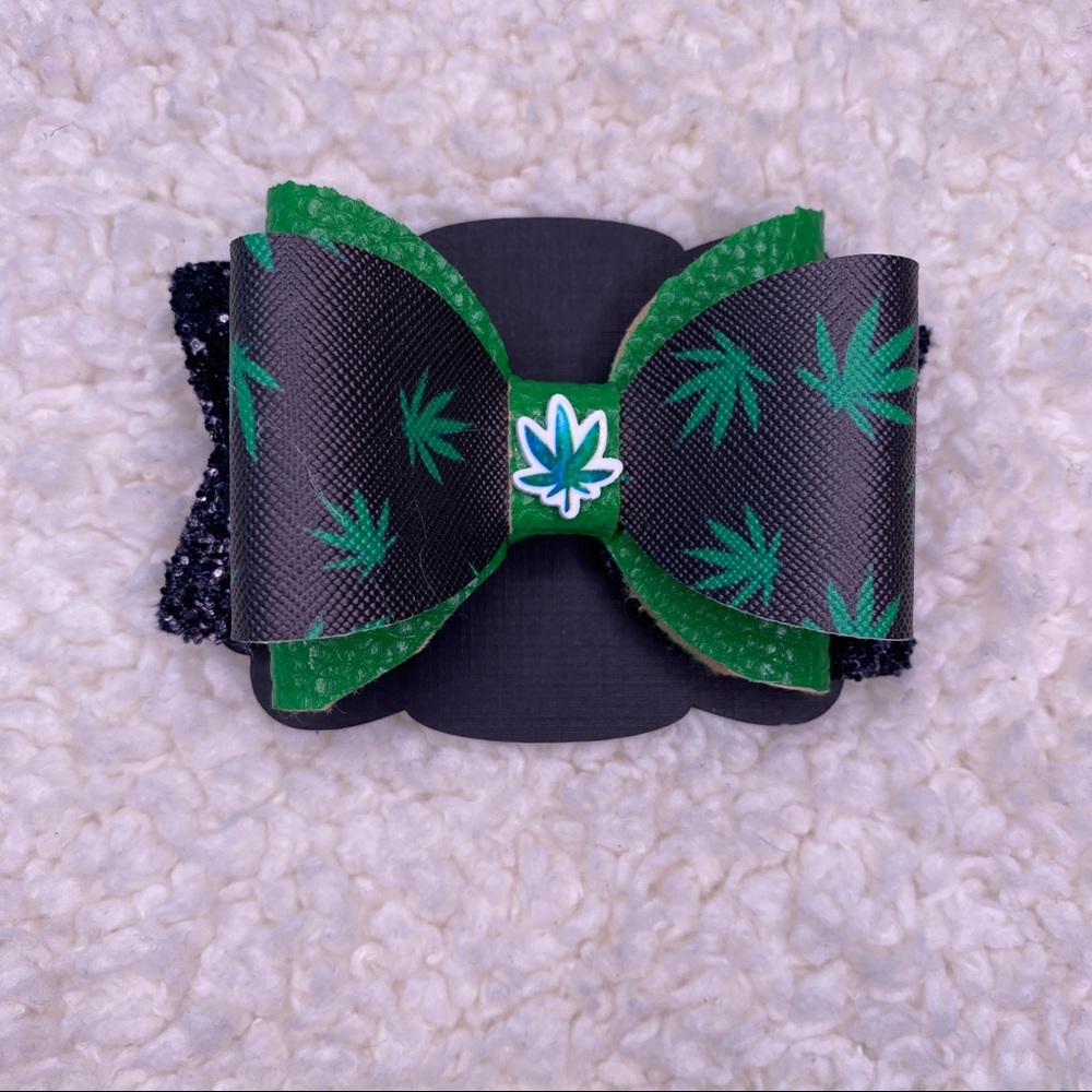 Marijuana Faux Leather Charm Glitter Small Bow